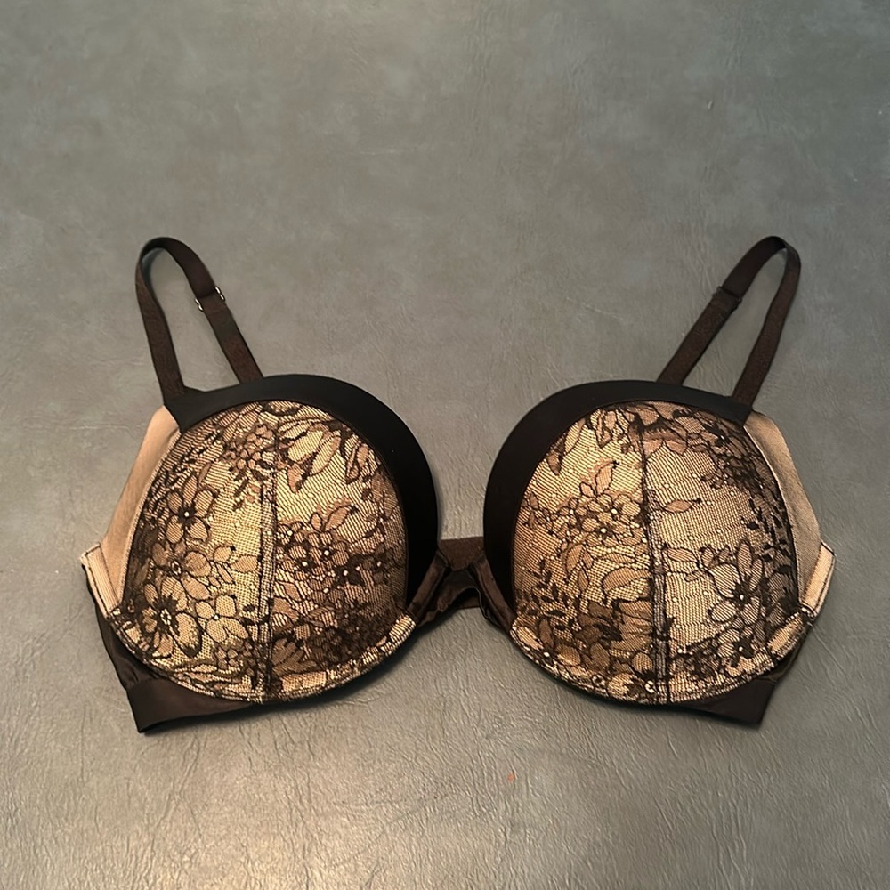 Victoria’s Secret - Very Sexy Push Up Bra - Black and tan lace - 34DD